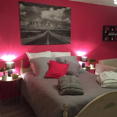 Au Petit Clos Bed and Breakfast Saint-Symphorien-sur-Coise