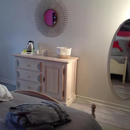 Au Petit Clos Bed and Breakfast